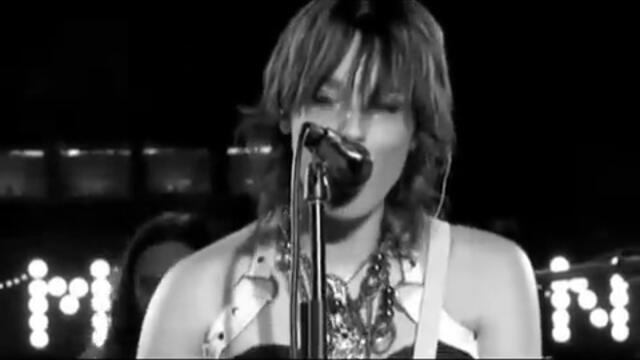 Halestorm - All I Wanna Do (Is Make Love To You)