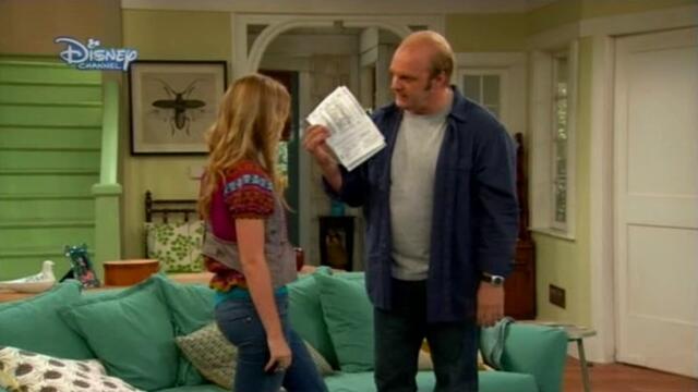 Късмет Чарли 2х02 - Нещо не е така - Бг Аудио / Good Luck Charlie