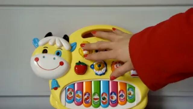 Бебешко пиано кравичка на батерии - www.rayatoys.com