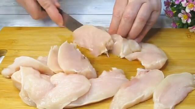 Самые сочные куриные отбивные по-быстрому. Готовлю так и другого рецепта не надо. Понравятся всем.