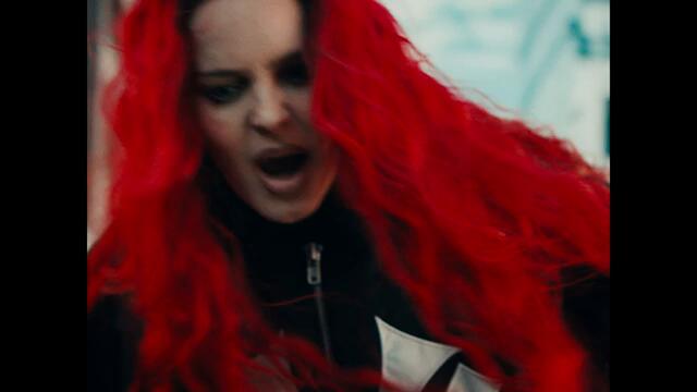 Anne-Marie - Don't Panic (Official Video)