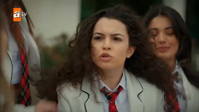 Harika, Asiye'yi zorbalıyor - Kardeşlerim 5. Bölüm