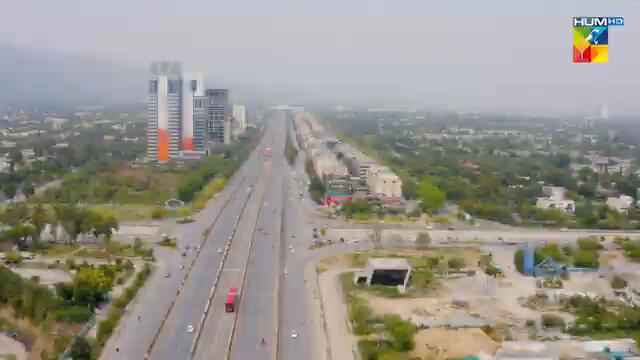 Adhi Bewafayi - Episode 17 - 16th Feb 25 [ Alishba Khan, Ahmed Taha Ghani & Shahbaz Shigri ] HUM TV