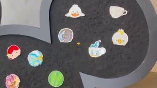 Mickey Mouse Disney Pin Trading 🎉 #disneyworld #waltdisneyworld #disneypins #orlando #disneyparks