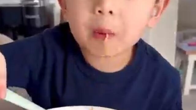 Dad pranks son with multi-purpose scissor 😱🤣👶🏻❤️👧🏻🍜