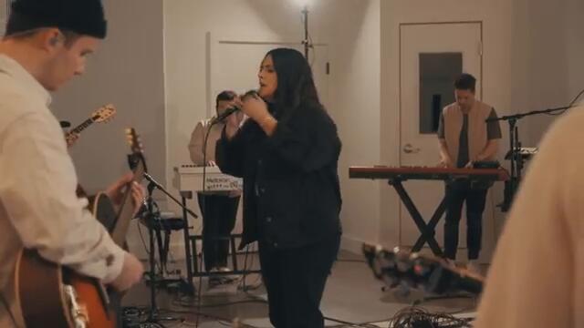 Hope Darst - Mighty Name Of Jesus - Live (Official Video)