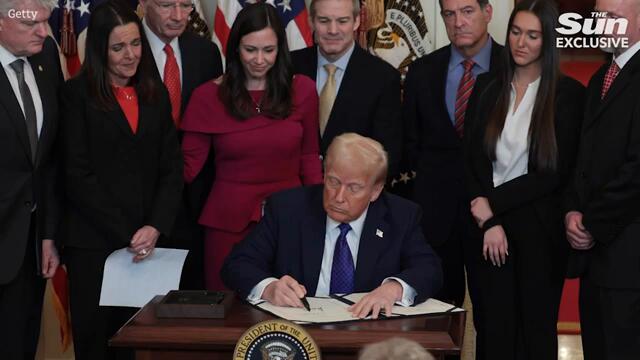 Is Trump crashing the US economy? - Expert's 'chilling warning'