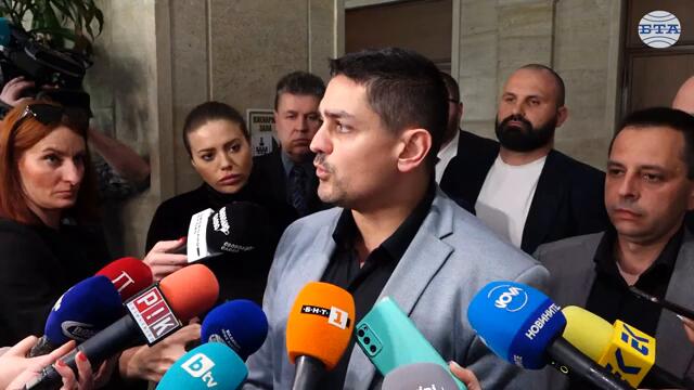 Стотици хиляди в момента не са сигурни как и дали е отчетен техният глас, каза Радостин Василев
