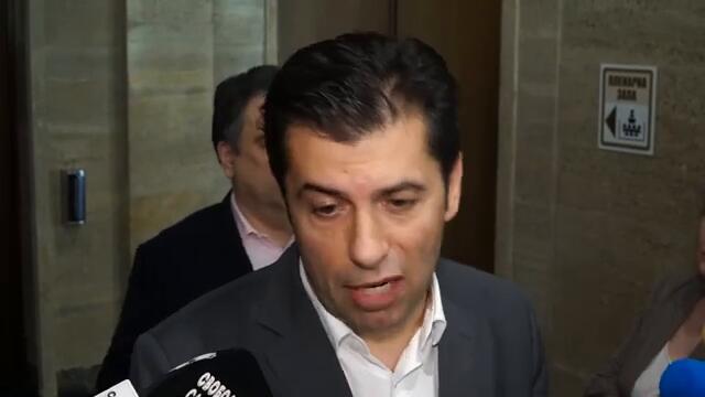 “Борисов се вайка, колко страшно”: Петков за “Величие” и Пеевски