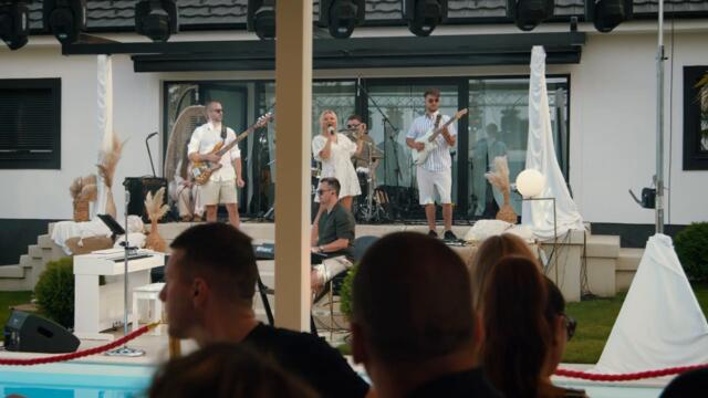 IVANA SELAKOV - URADI MI TO (Live from the Backyard)10