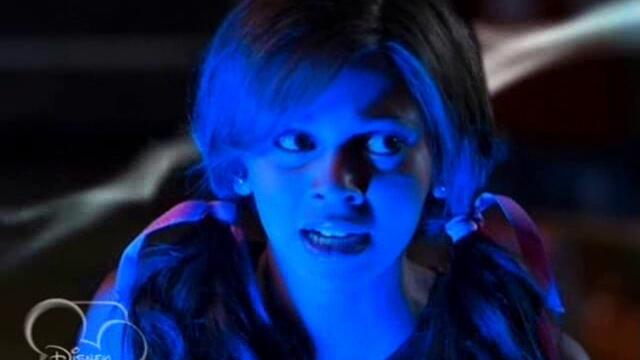 My Babysitters a Vampire(Филма+с1 & с2 БГ Аудио в описаниeто)