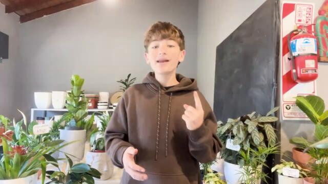 Trabajé En Una Empresa Por Un Día (Zeuso)