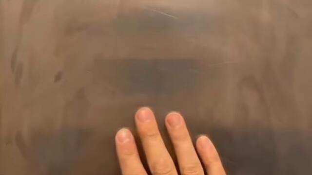 Кадри от външна тоалетна