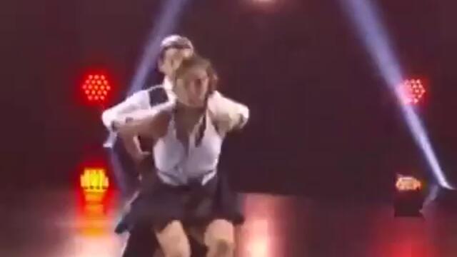 Президента на Франция със своята треньорка по танци и съпруга