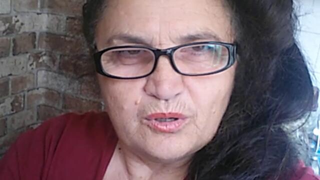 Ганьо, цълвула си изуй,Гано, на метено не плюй