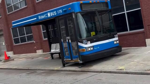 Автобус Автобусна Спирка